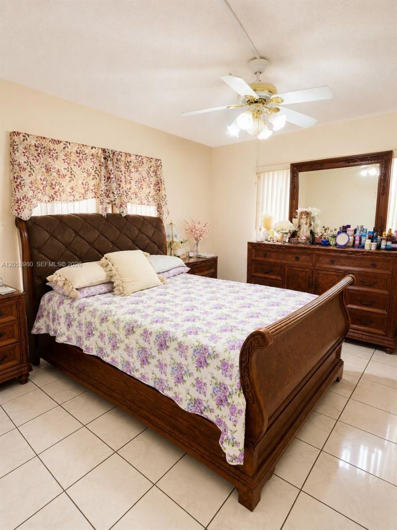 110 Royal Palm Rd, Unit 208, Hialeah Gardens, FL 33016 Photo