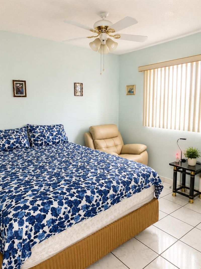 110 Royal Palm Rd, Unit 208, Hialeah Gardens, FL 33016 Photo