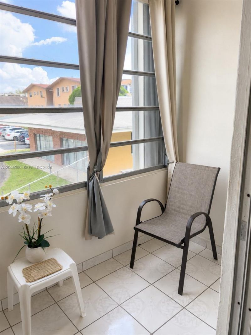 110 Royal Palm Rd, Unit 208, Hialeah Gardens, FL 33016 Photo
