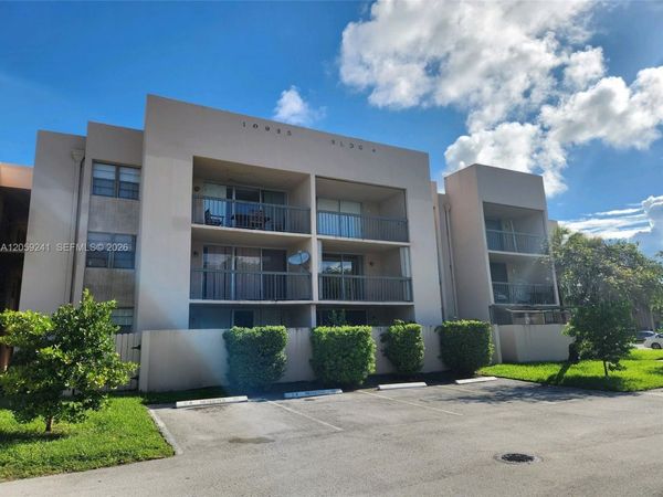 10985 SW 107th St , Unit 110, Miami, FL 33176