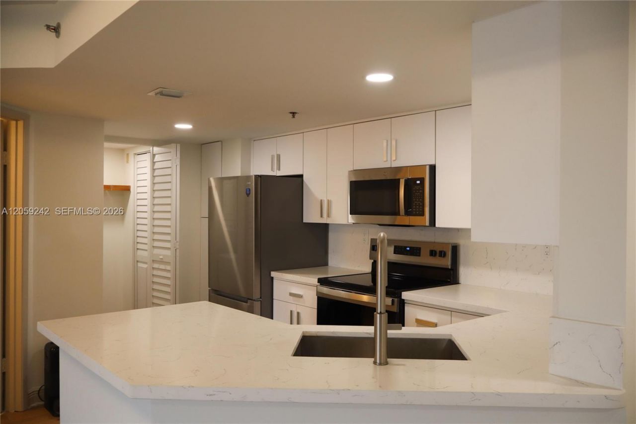 2351 Douglas Rd , Unit 1204, Miami, FL 33145 Photo
