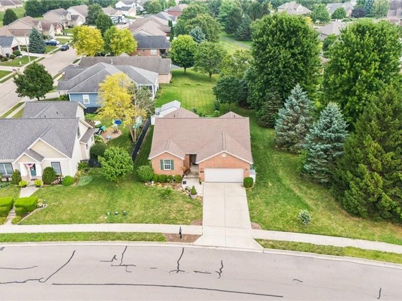 2490 Meadowpoint Drive, Troy, OH 45373 Photo 11