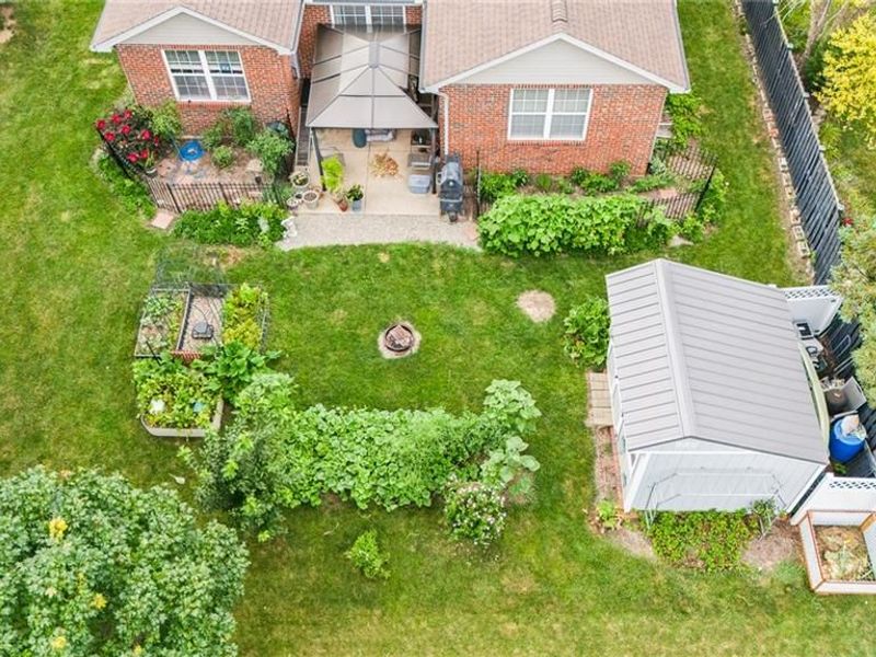 2490 Meadowpoint Drive, Troy, OH 45373 Photo 14