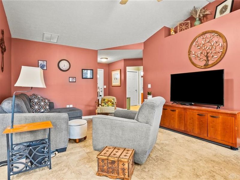 2490 Meadowpoint Drive, Troy, OH 45373 Photo 19