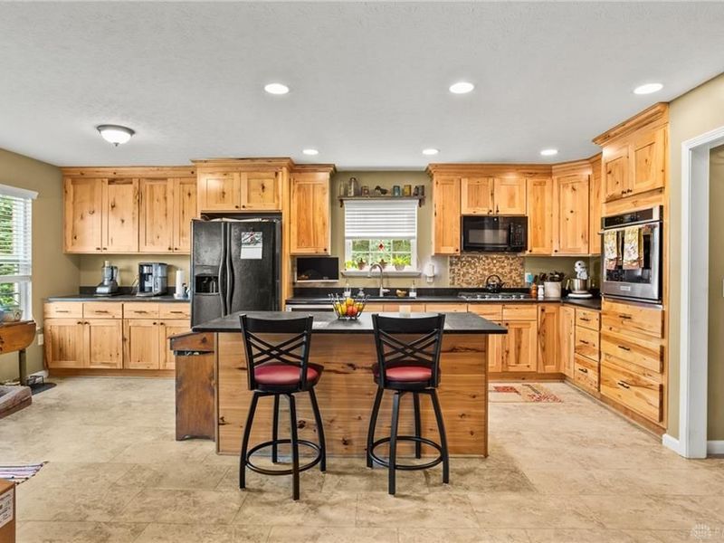 2490 Meadowpoint Drive, Troy, OH 45373 Photo 22