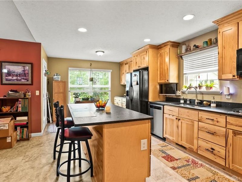 2490 Meadowpoint Drive, Troy, OH 45373 Photo 23