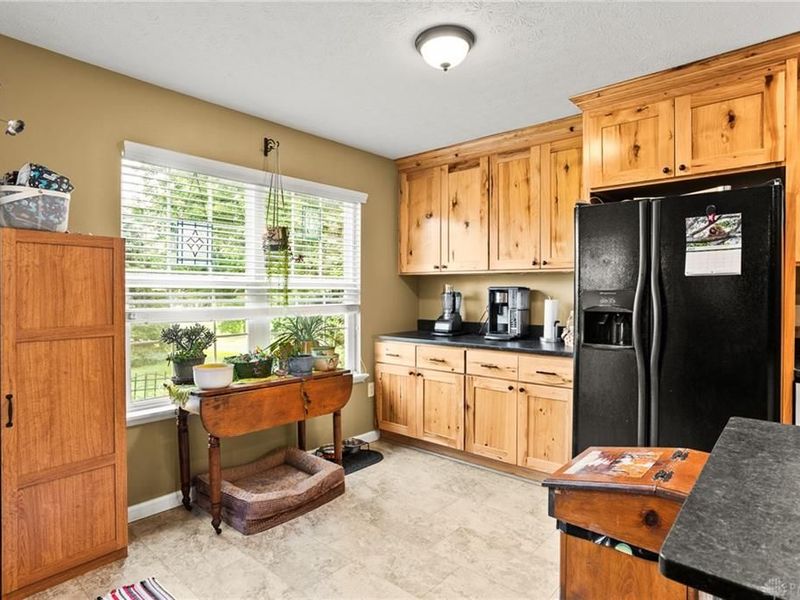 2490 Meadowpoint Drive, Troy, OH 45373 Photo 24