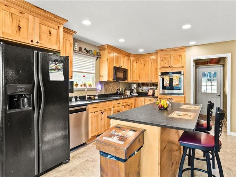 2490 Meadowpoint Drive, Troy, OH 45373 Photo 25