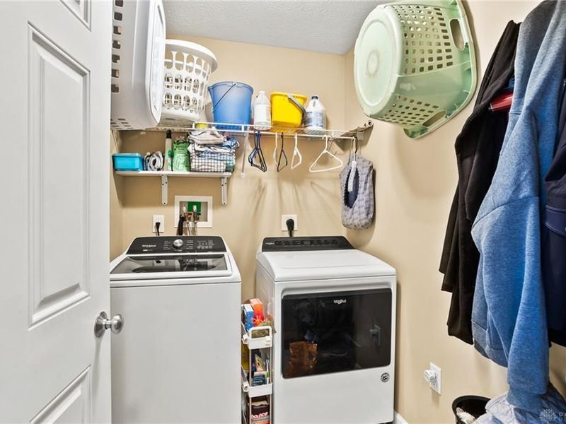2490 Meadowpoint Drive, Troy, OH 45373 Photo 28