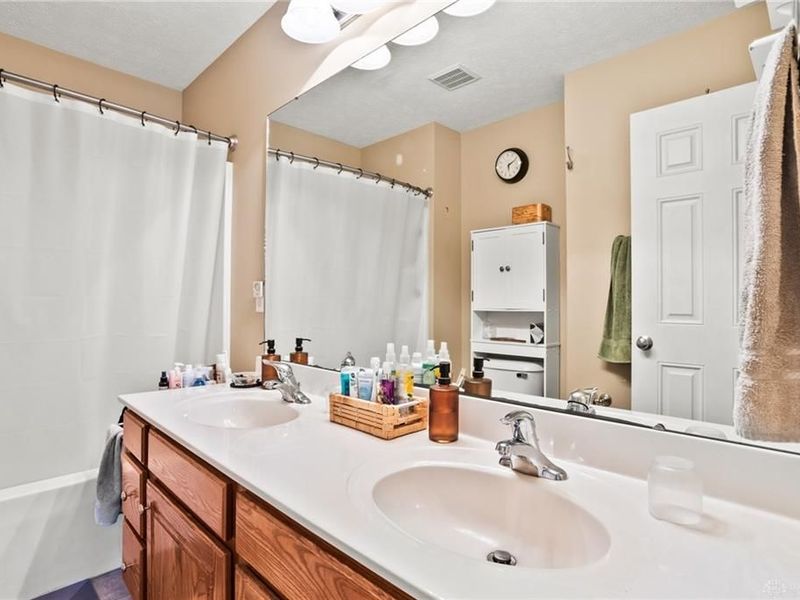 2490 Meadowpoint Drive, Troy, OH 45373 Photo 33