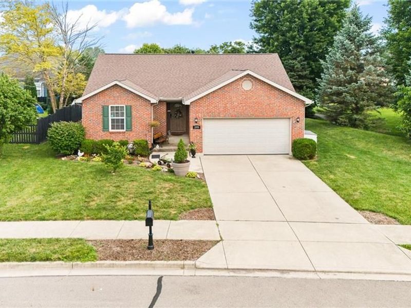 2490 Meadowpoint Drive, Troy, OH 45373 Photo 5