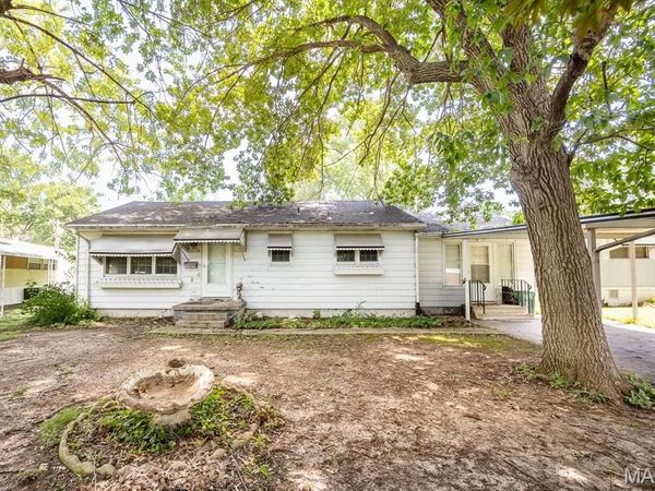 620 Pennsylvania , Belleville, IL 62220