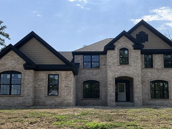 1440 Breezeridge Drive , St Louis, MO 63131
