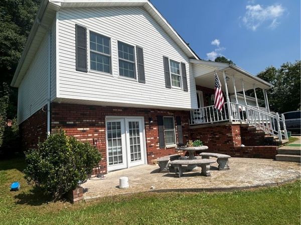 110 Piney Lane, Madison, WV 25130