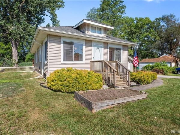 34868 W Jefferson Avenue, Brownstown Twp, MI 48173