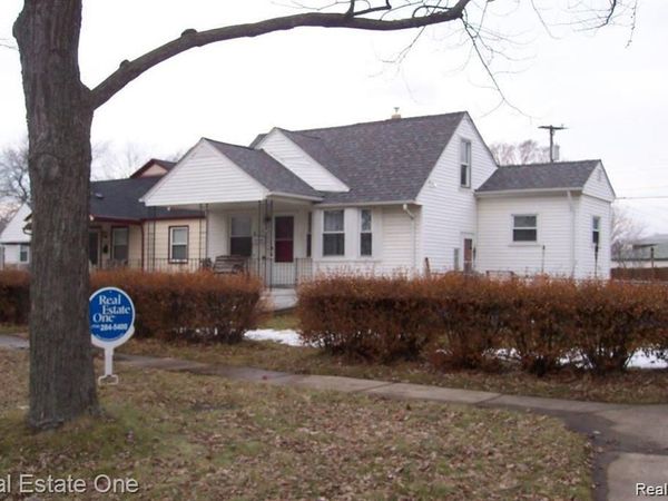 2104 Baumey Street , Wyandotte, MI 48192