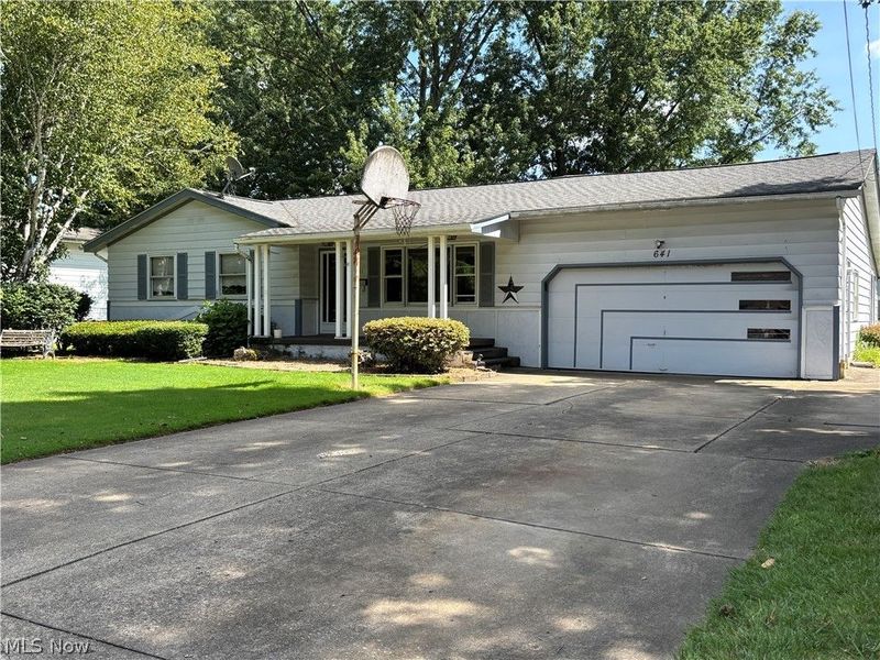 641 Matawan Drive, Campbell, OH 44405 Photo 1