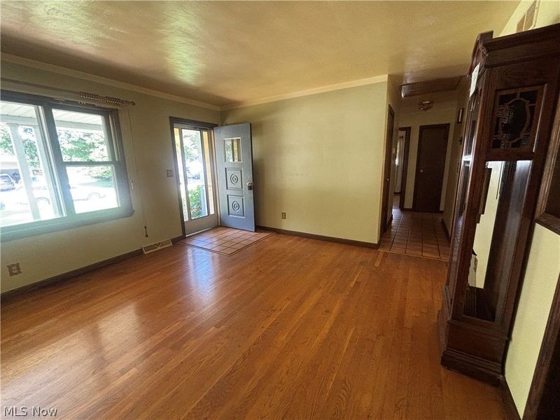 641 Matawan Drive, Campbell, OH 44405 Photo 6