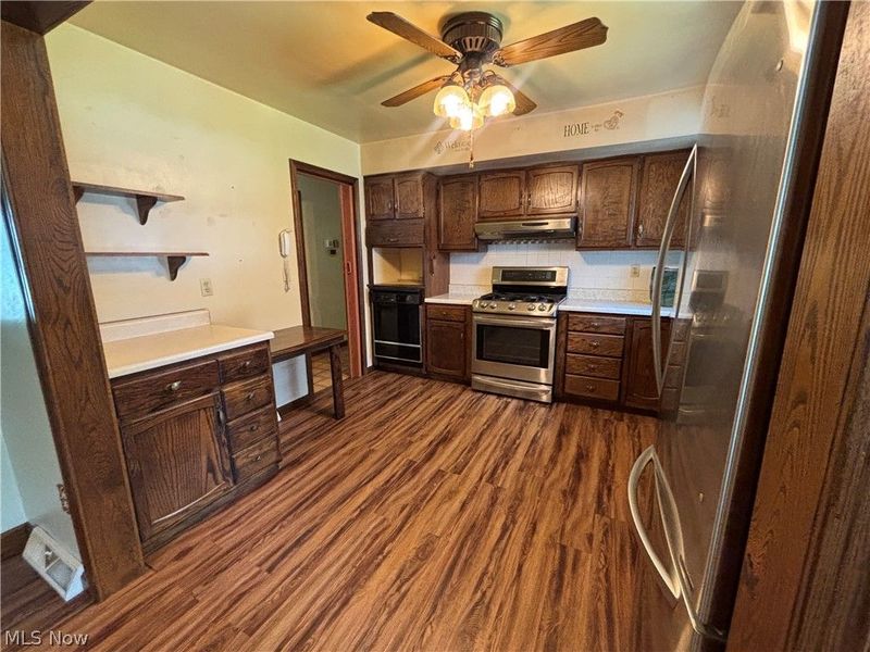 641 Matawan Drive, Campbell, OH 44405 Photo 8