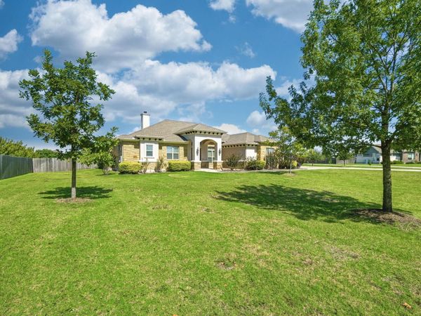 120 W Vienna DR, Hutto, TX 78634