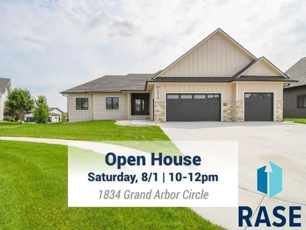 Grand Arbor Cir, Brookings, SD 57006