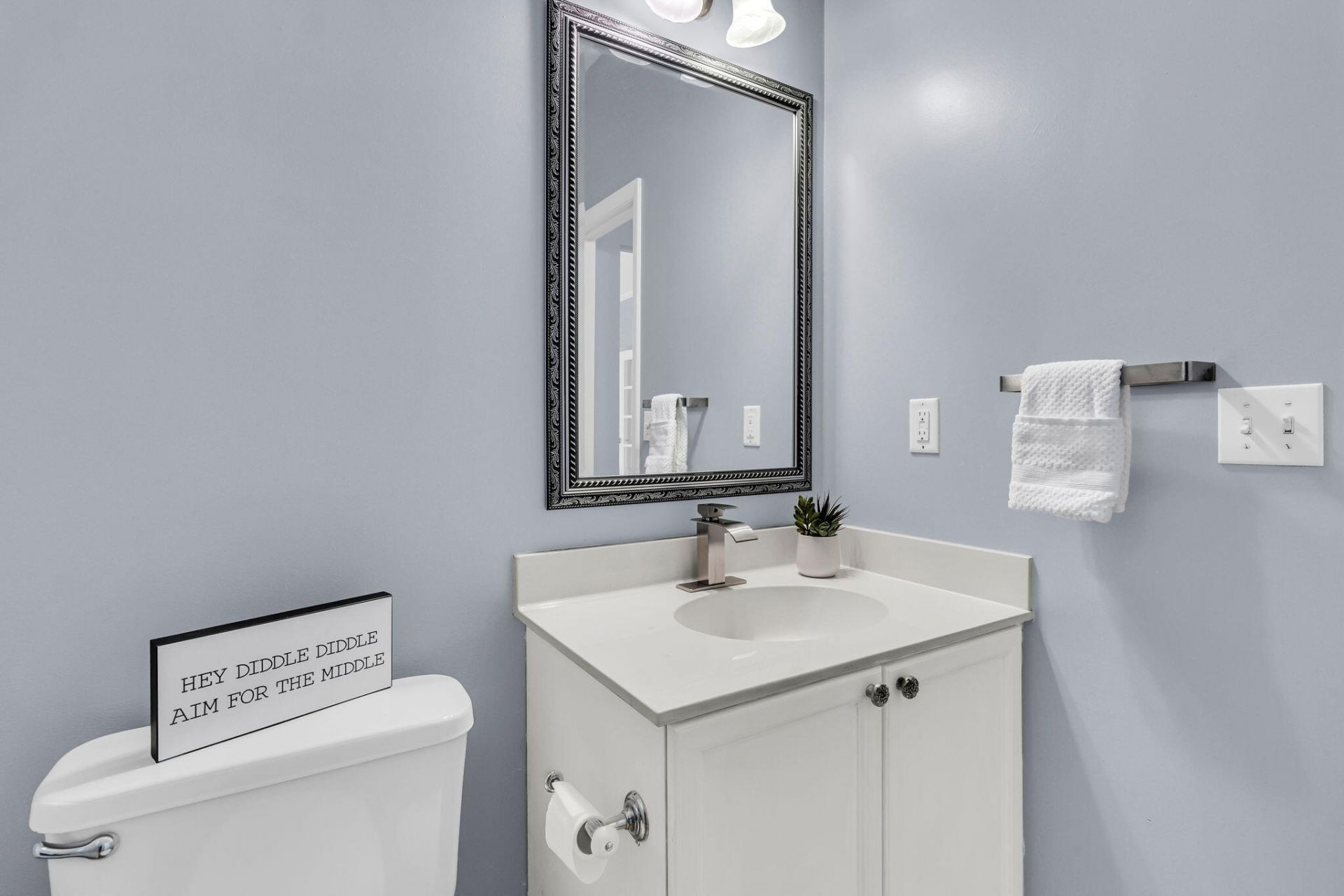2905 Leatherleaf Court Photo 22