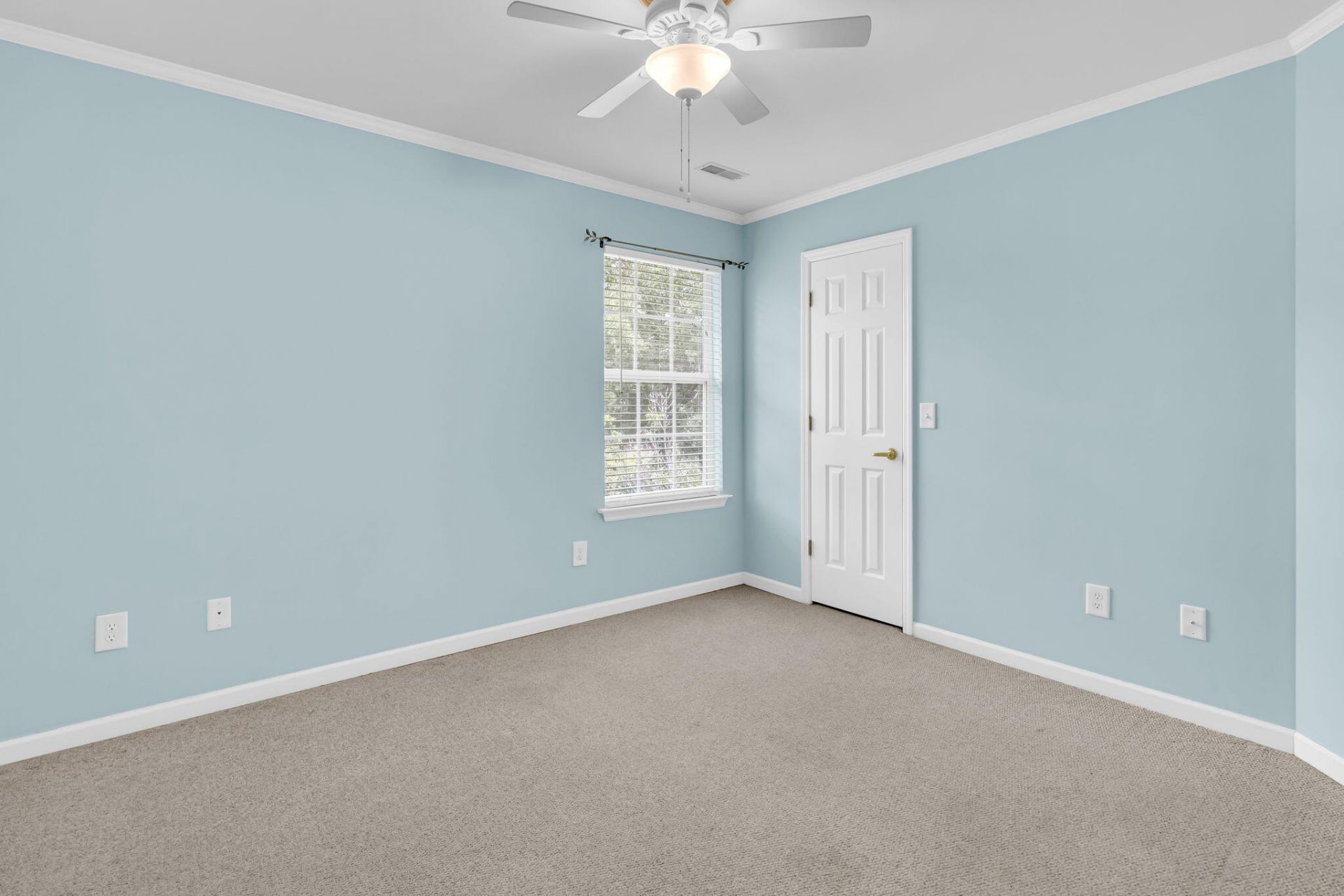 2905 Leatherleaf Court Photo 33