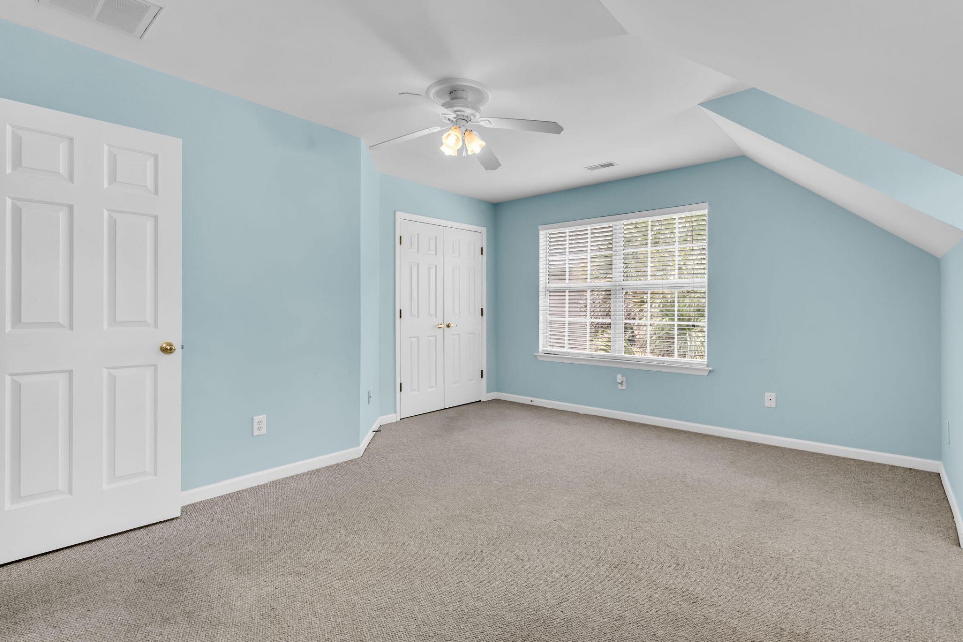 2905 Leatherleaf Court Photo 40