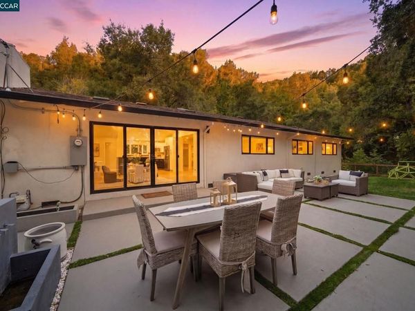 9 Easton Ct, Orinda, CA 94563