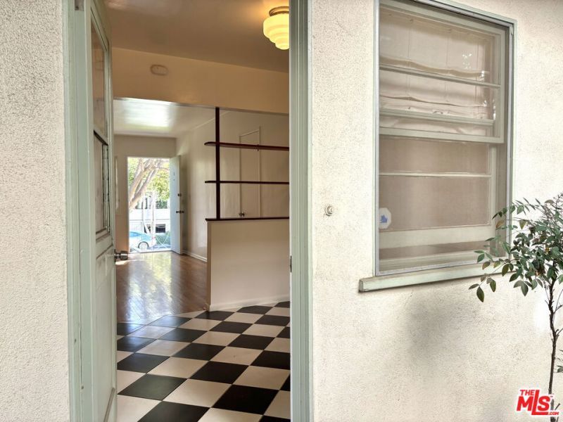1325 Washington Avenue, Unit B, Santa Monica, CA 90403 Main Photo
