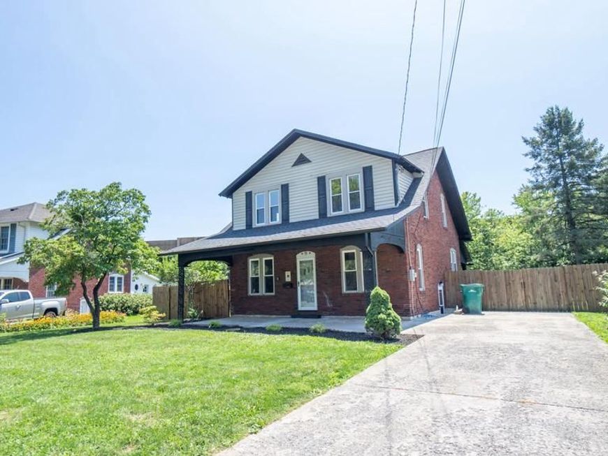 9 Oakwood Circle, Camp Hill, PA 17011 Main Photo