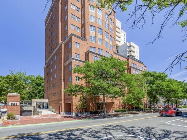 931 Massachusetts Ave, Unit 605, Cambridge, MA 02139