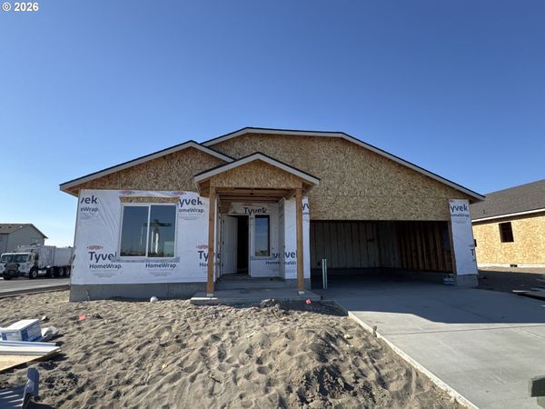 896 E Maple Brook AVE, Hermiston, OR 97838