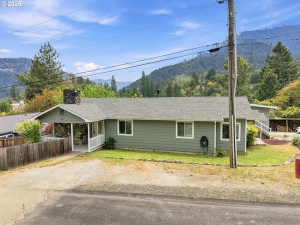 611 FAIRCHILD ST, Canyonville, OR 97417