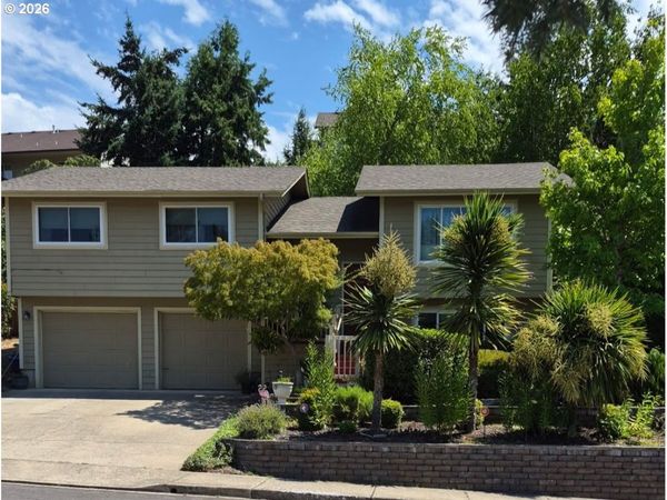 1343 NW VALLEJO DR, Roseburg, OR 97471
