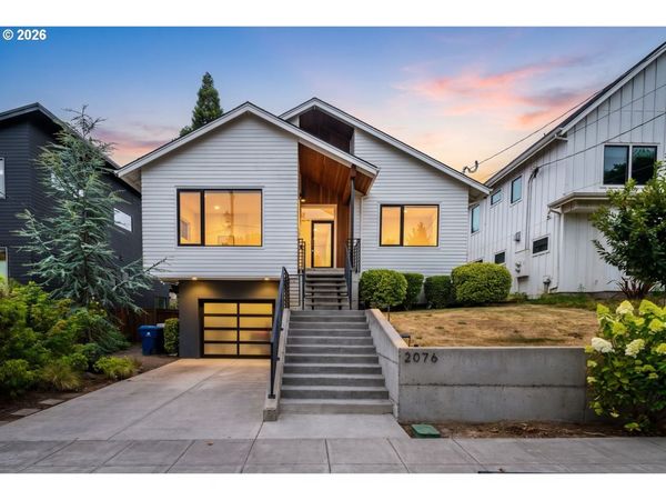 2076 NE MORGAN ST, Unit A, Portland, OR 97211