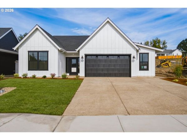 950 W Washington ST, Carlton, OR 97111