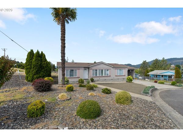 110 KISS CT, Roseburg, OR 97471
