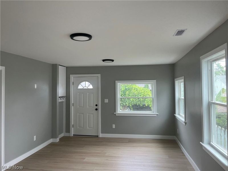522 Courtland Street, Fairport Harbor, OH 44077 Photo 6