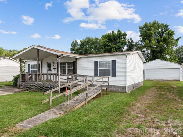 39 Spruce Street , Waynesville, NC 28786