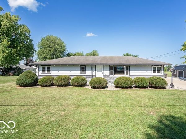100 N Harmony Street, Elwood, IN 46036