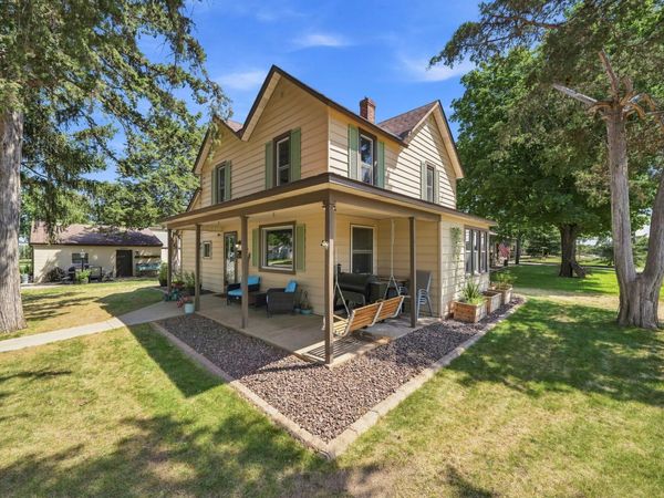 201 N Linden Street, Belle Plaine, MN 56011