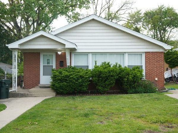 8660 Frontage Road , Morton Grove, IL 60053