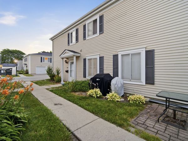 1306 Cove Drive , Unit 229D, Prospect Heights, IL 60070