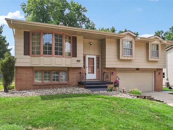 8504 Winston Avenue , Urbandale, IA 50322