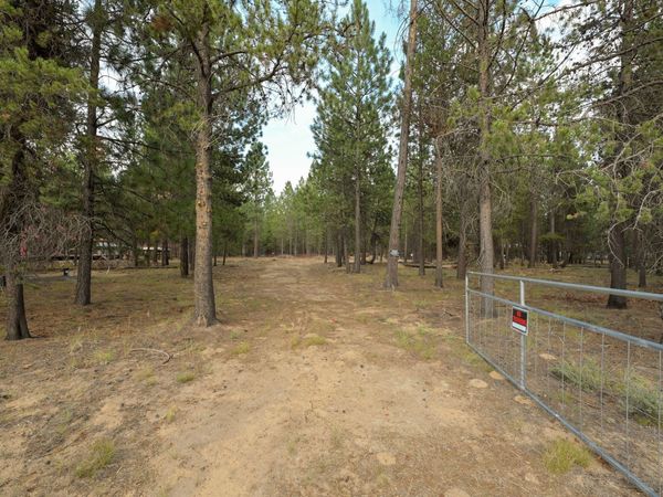 53132 Andrews Road, La Pine, OR 97739