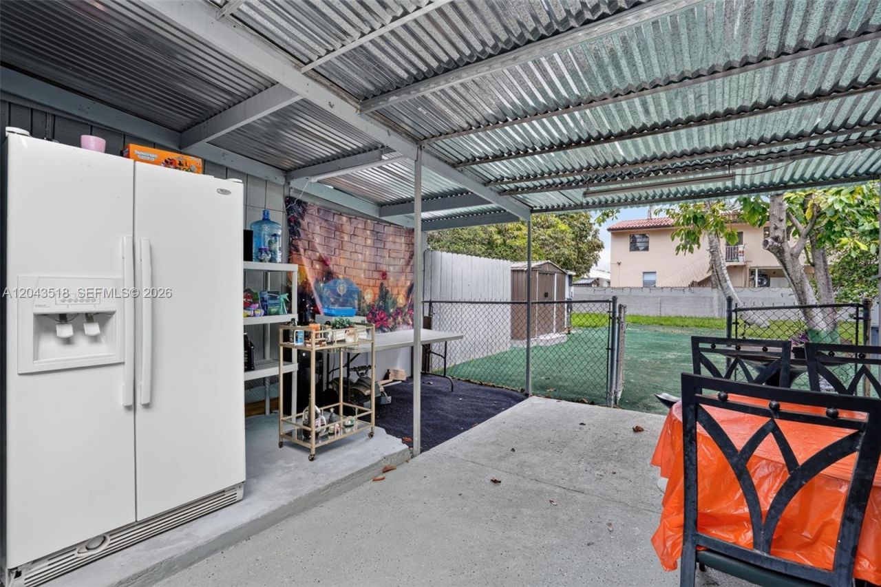 2815 NW 14th St, Miami, FL 33125 Photo