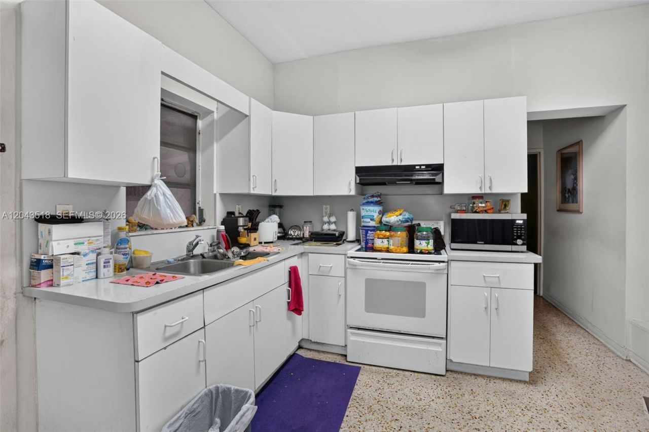 2815 NW 14th St, Miami, FL 33125 Photo