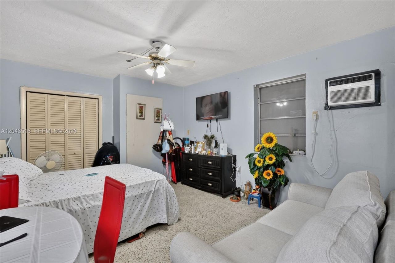 2815 NW 14th St, Miami, FL 33125 Photo