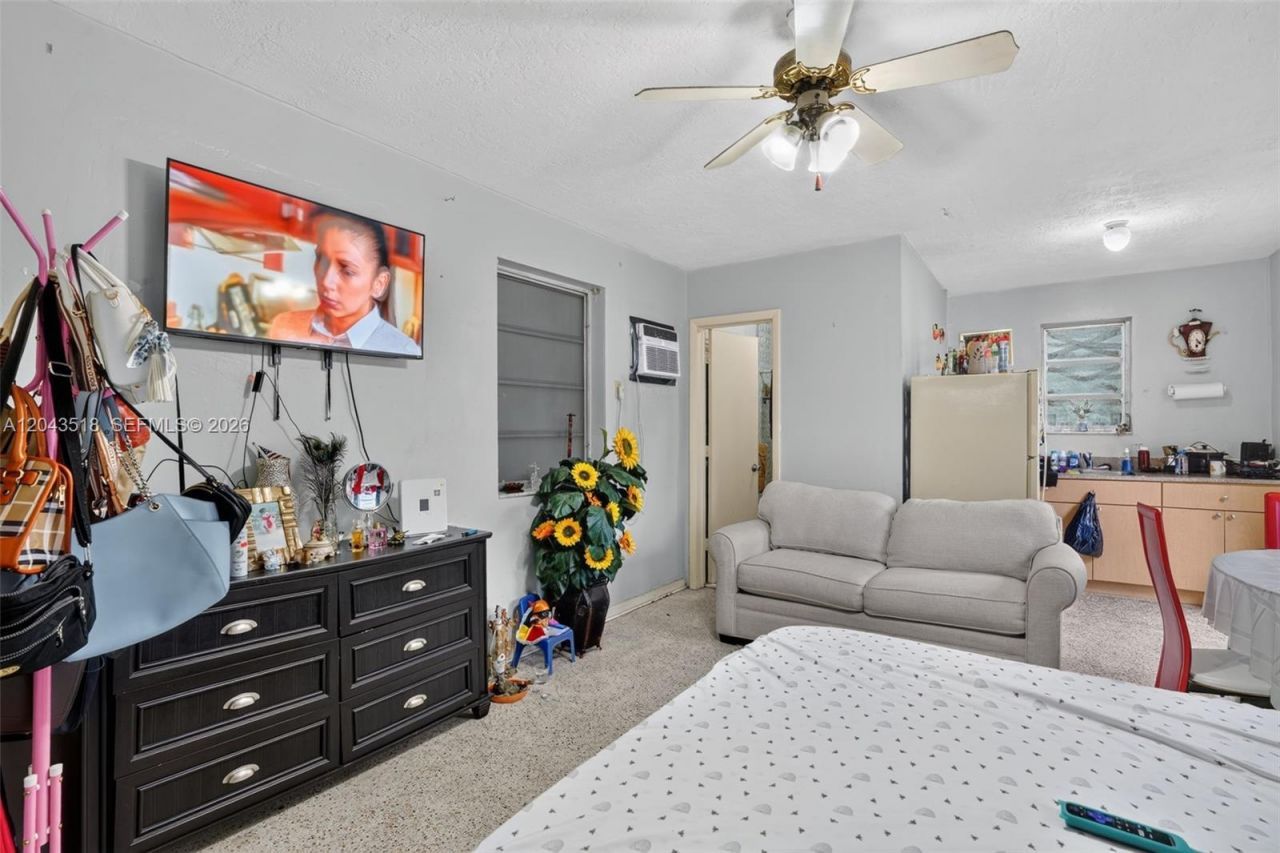 2815 NW 14th St, Miami, FL 33125 Photo